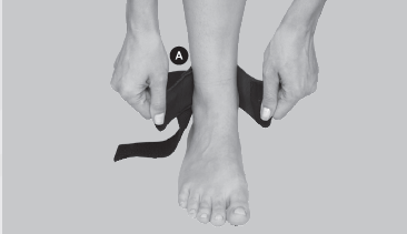 Uma imagem contendo mulher, par, segurando, jogando

Descrição gerada automaticamente